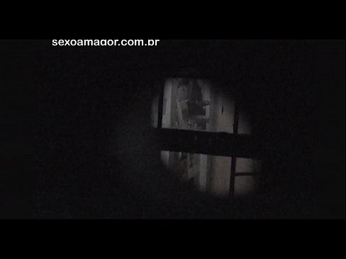 ❤️ Blondie és gravada en secret per un voyeur del barri amagat darrere de maons buits Porno a nosaltres ❤